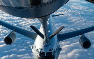 100th ARW supports 95th RS with aerial refueling