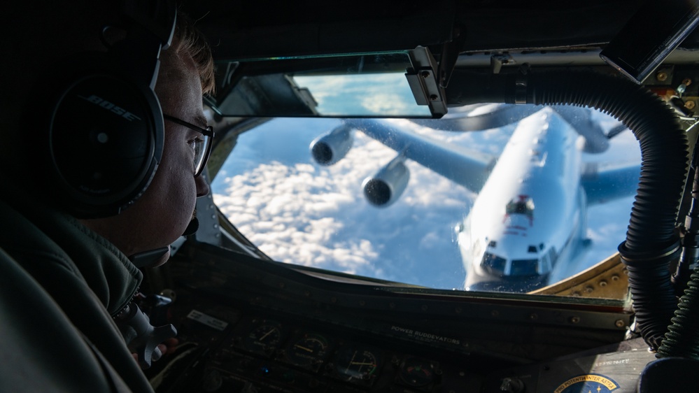 100th ARW supports 95th RS with aerial refueling