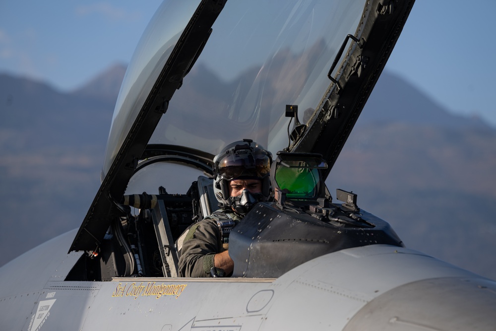 Aviano conducts F-16 training