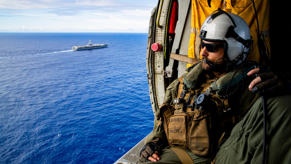 USS George Washington (CVN 73) steams in the Pacific Ocean