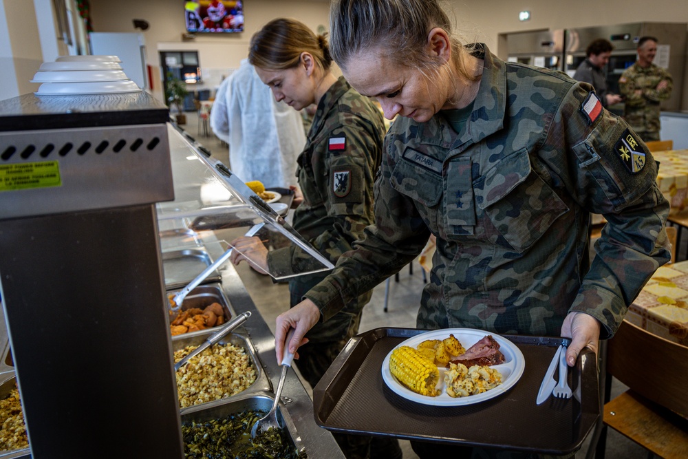 Polish and American Troops Cross-Season Holiday Meals