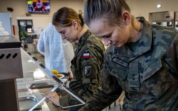 Polish and American Troops Cross-Season Holiday Meals