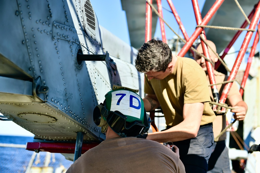 HSM 70 conducts maintenance onboard USS Winston S. Churchill