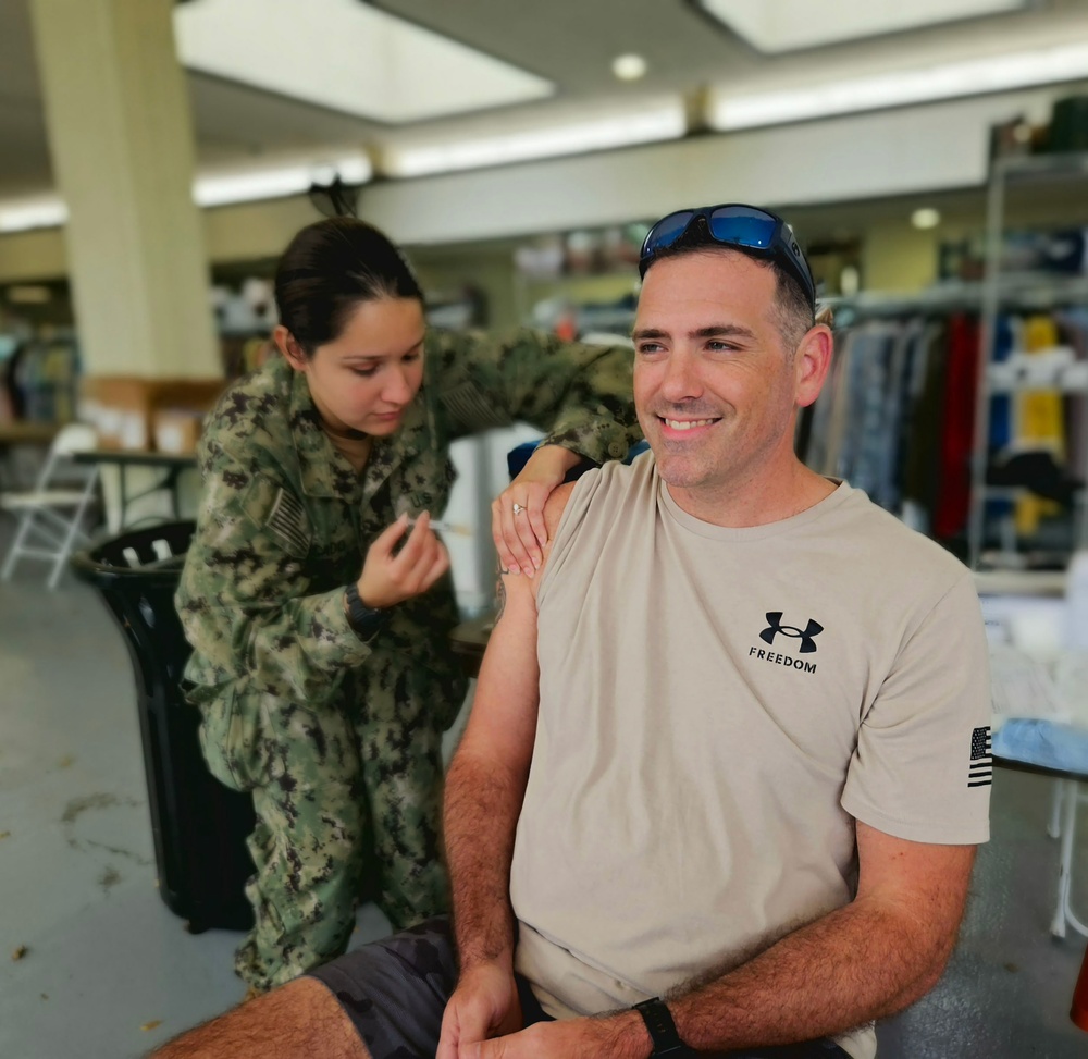 Annual flu vaccinations give aboard Naval Air Station Jacksonville