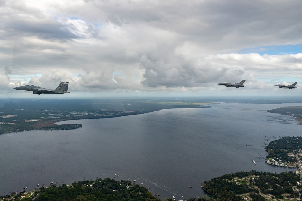 Eglin AFB supports Florida-Georgia game flyover