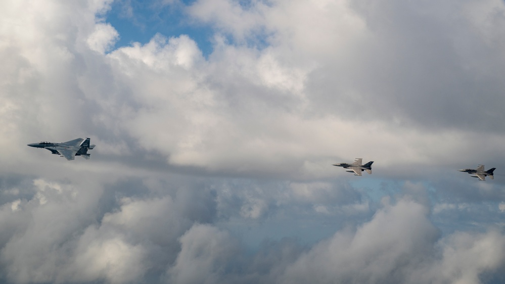 Eglin AFB supports Florida-Georgia game flyover