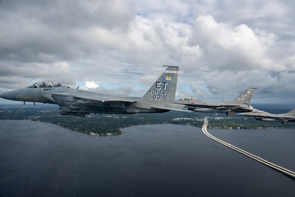 Eglin AFB supports Florida-Georgia game flyover