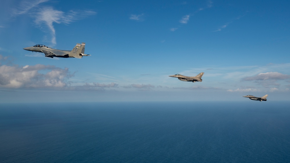 Eglin AFB supports Florida-Georgia game flyover