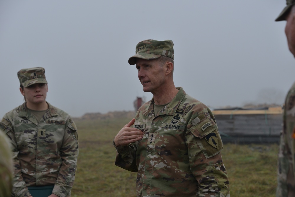 Lt. Gen. Buzzard visits JMTG-U