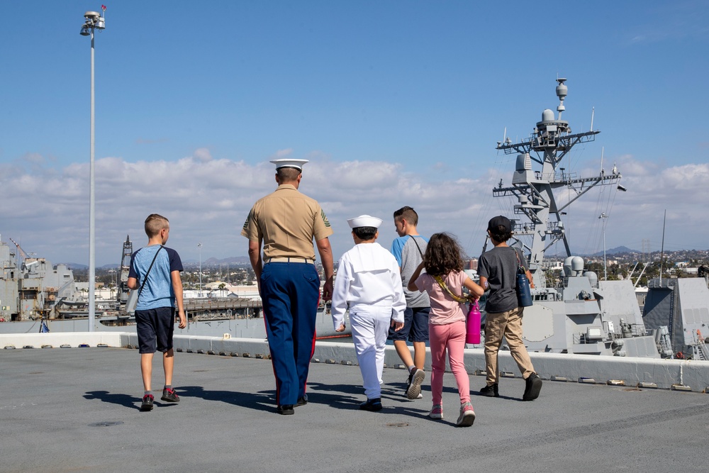 USS Tripoli Participates in Meet the Fleet on 32nd Street