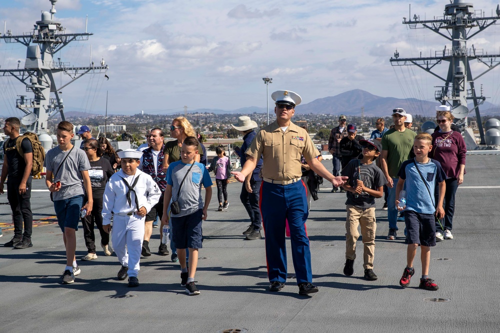 USS Tripoli Participates in Meet the Fleet on 32nd Street