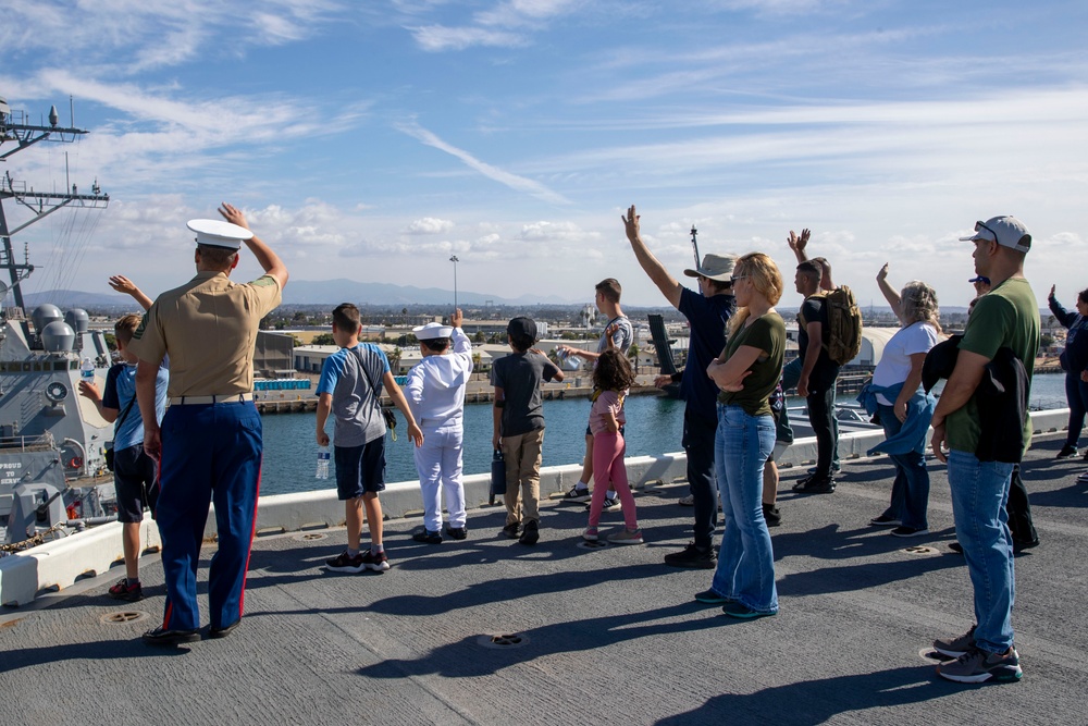 USS Tripoli Participates in Meet the Fleet on 32nd Street