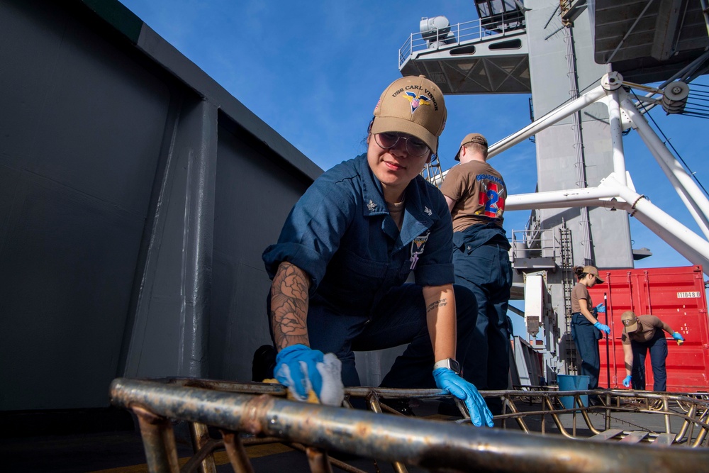 Daily Operations Aboard USS Carl Vinson (CVN 70)