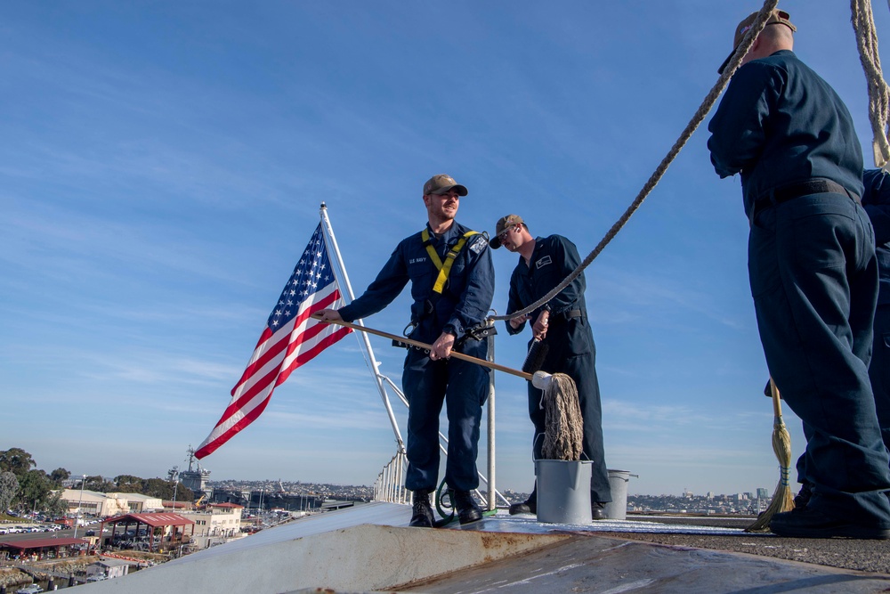 Daily Operations Aboard USS Carl Vinson (CVN 70)