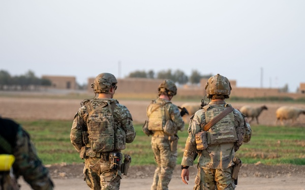 U.S. Soldiers and SDF conduct joint patrol