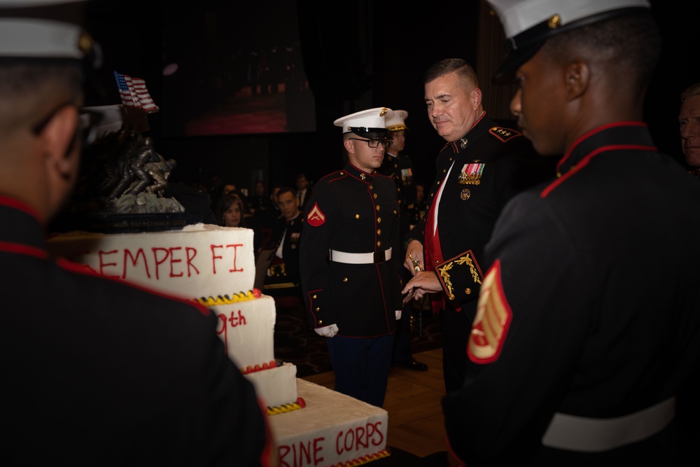 I MEF celebrates 249th Marine Corps birthday
