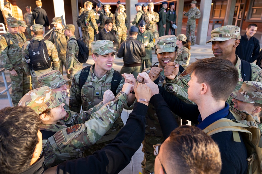 Aim High...Bear Down, University of Arizona hosts career day for AFROTC cadet wing