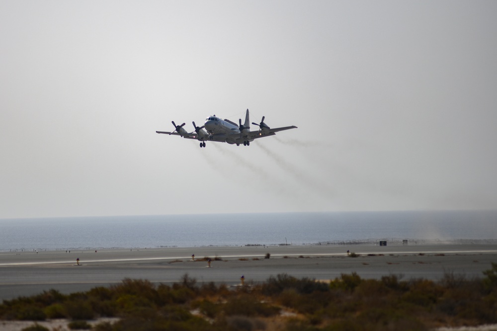 EP-3E transits within the U.S. 5th Fleet area of operation