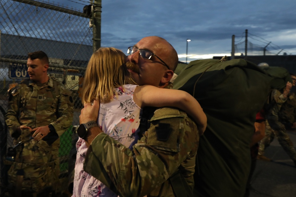 Pa. Guard Soldiers reunite with loved ones after deployment