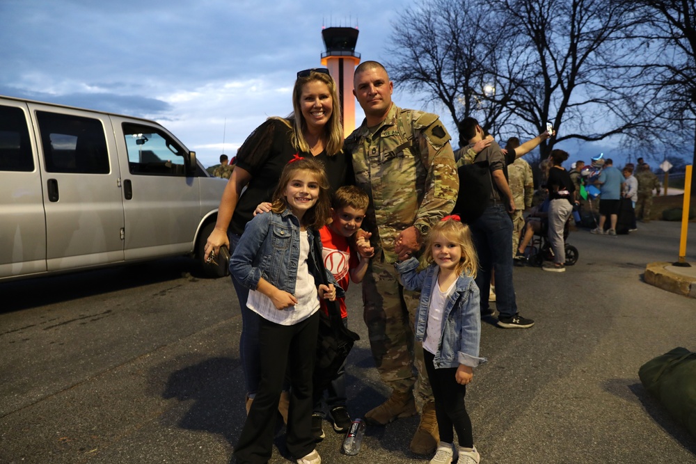 Pa. Guard Soldiers reunite with loved ones after deployment