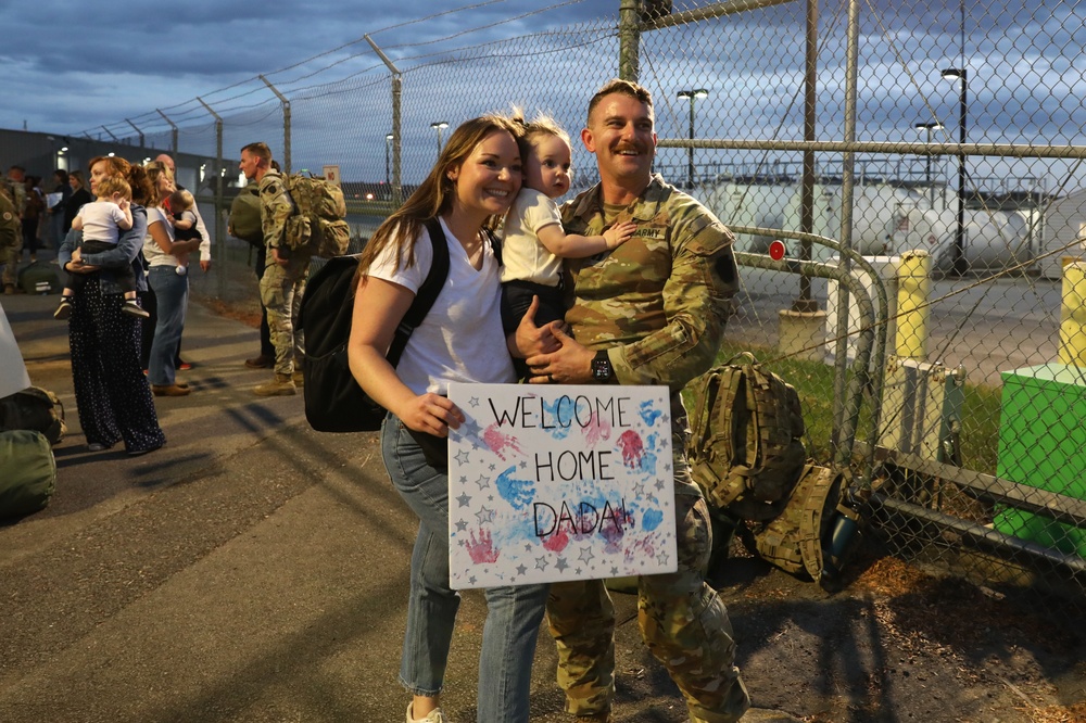 Pa. Guard Soldiers reunite with loved ones after deployment