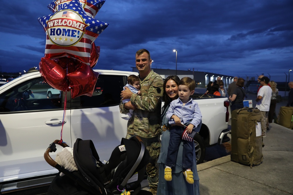 Pa. Guard Soldiers reunite with loved ones after deployment