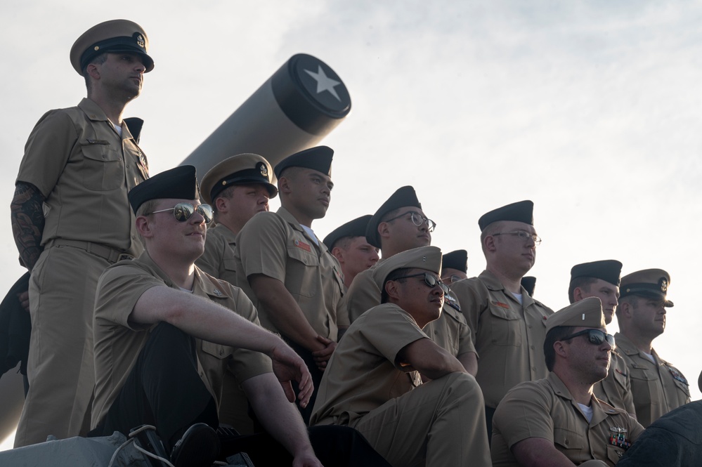 Sailors with USS John Basilone (DDG 122) visit USS New Jersey