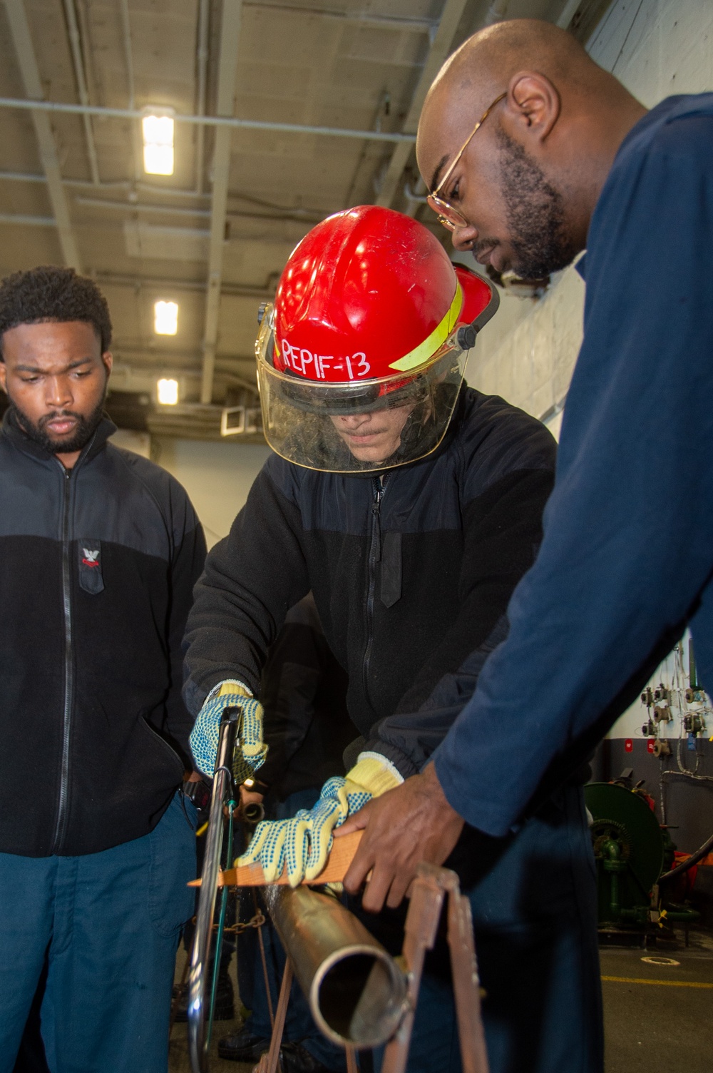 USS Ronald Reagan (CVN 76) conducts pipe patching training