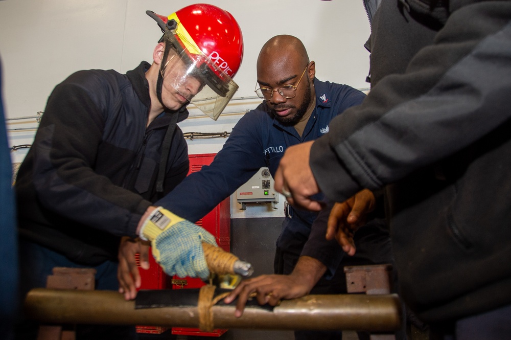 USS Ronald Reagan (CVN 76) conducts pipe patching training