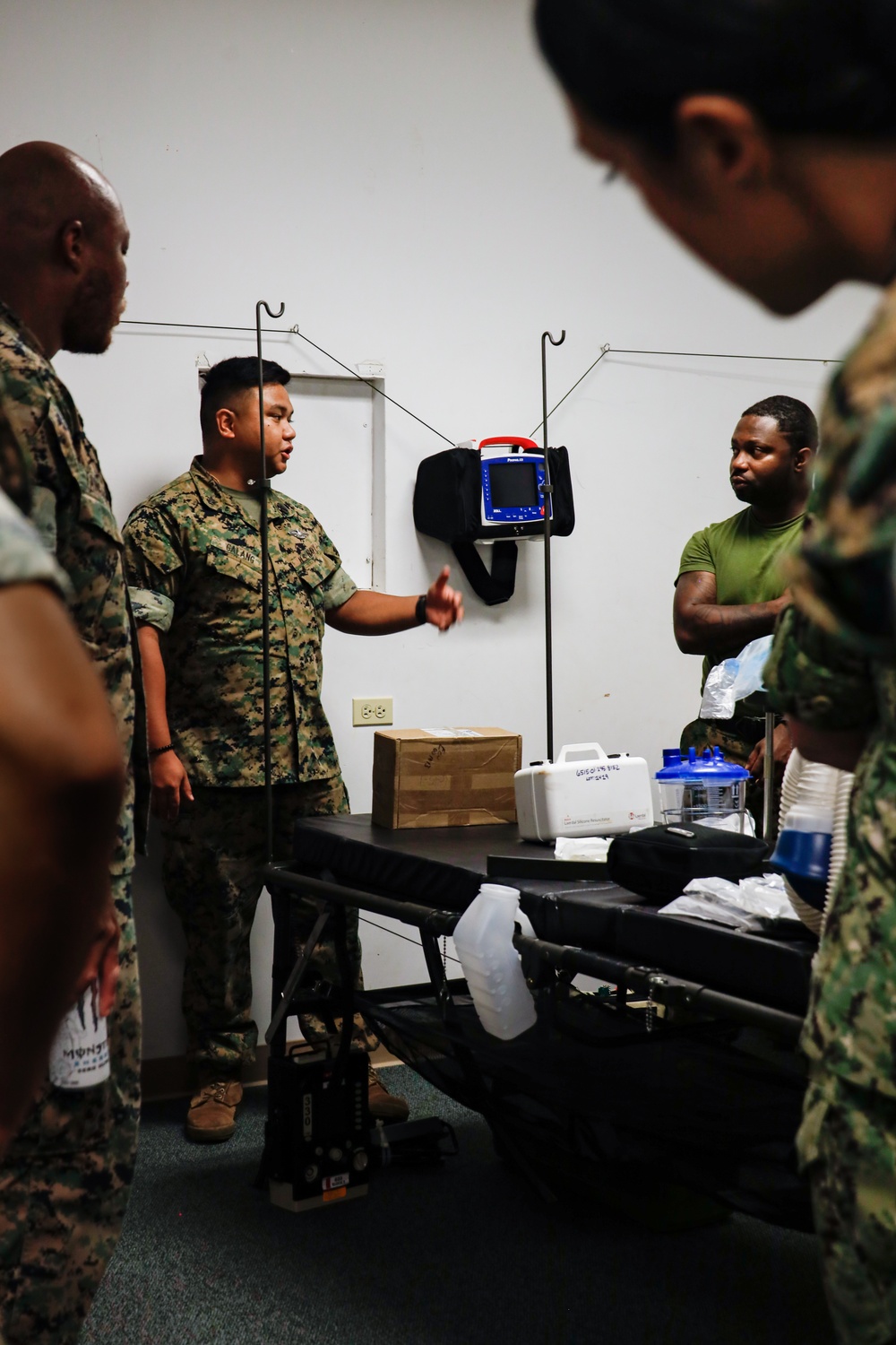 This Is Navy Medicine: Surgeon General Visits 3d Medical Battalion