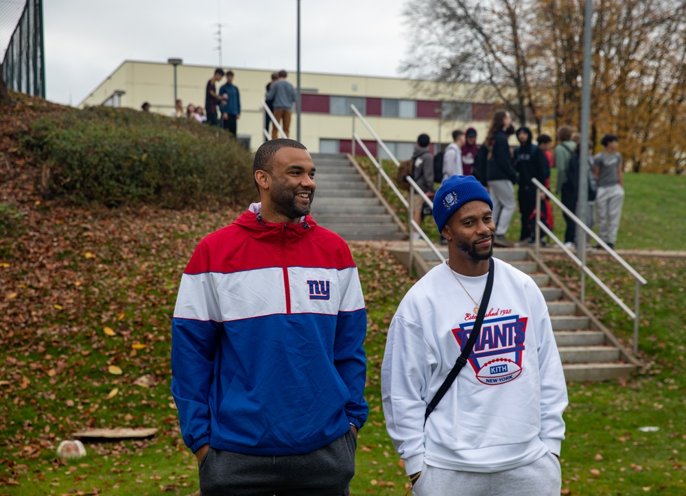 Former NFL Stars visit with Students in Vilseck