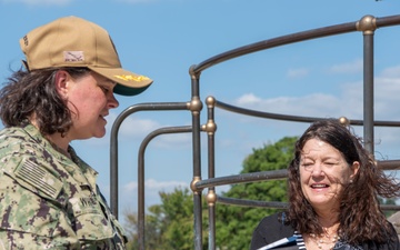 NMRTC, Bethesda Sailor's reenlistment ceremony