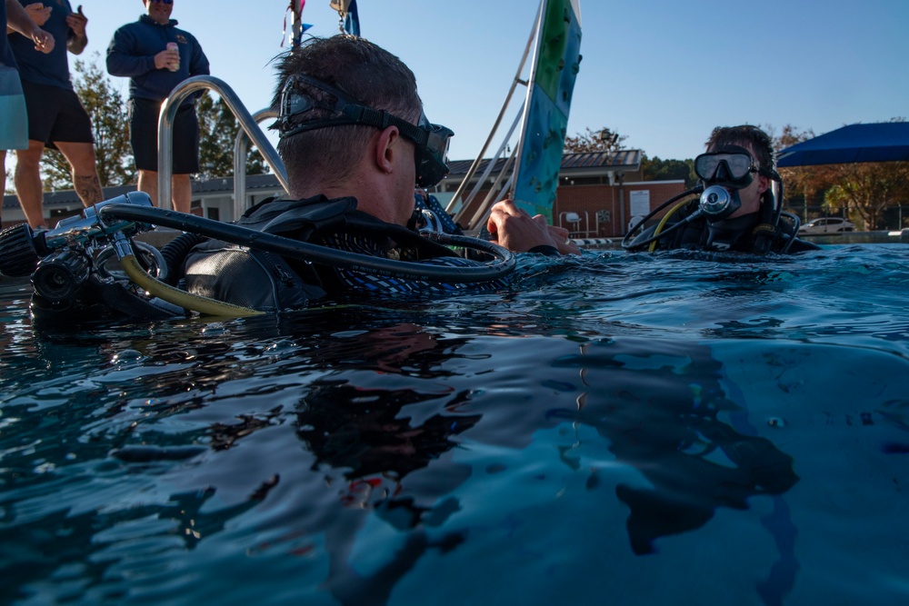 NNPTC and NPTU Conduct Proficiency Dive