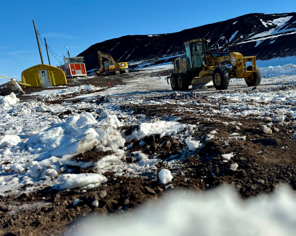 DET Antarctica Snow Removal (NMCB-3)