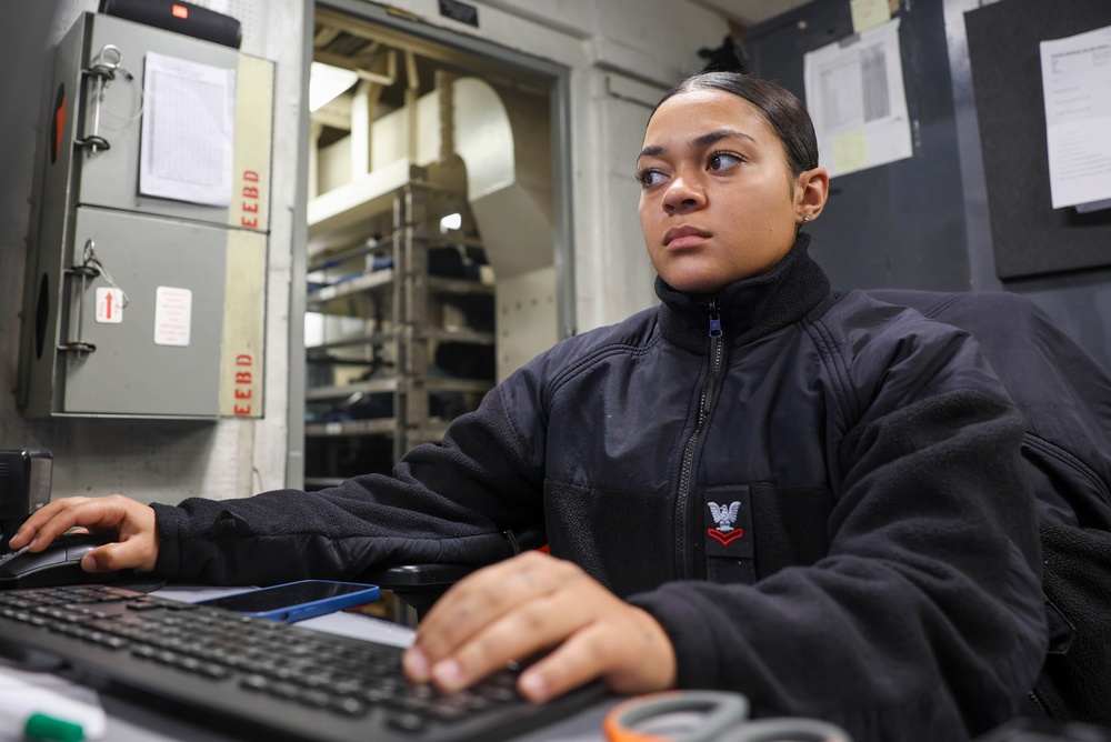 USS Arleigh Burke Supply Department