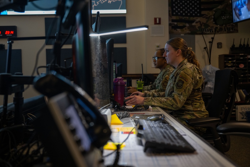 316th Wing Command Post: Behind the scenes