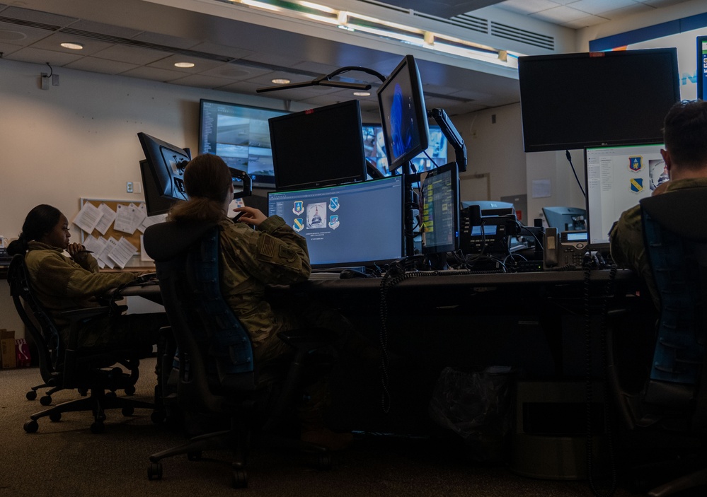 316th Wing Command Post: Behind the scenes