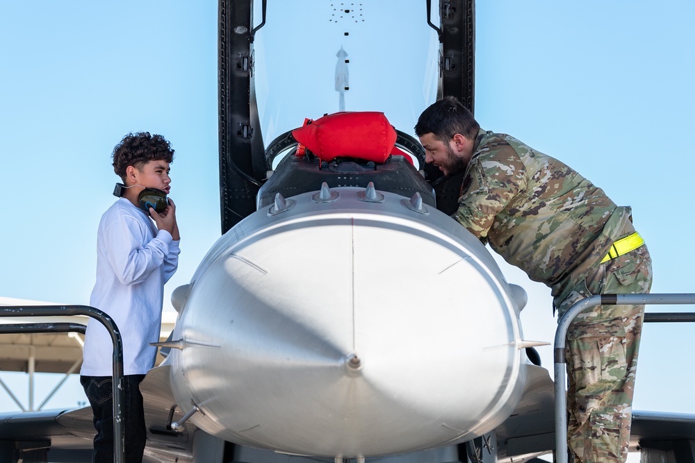 Von Toble Middle School students tour Nellis Air Force Base