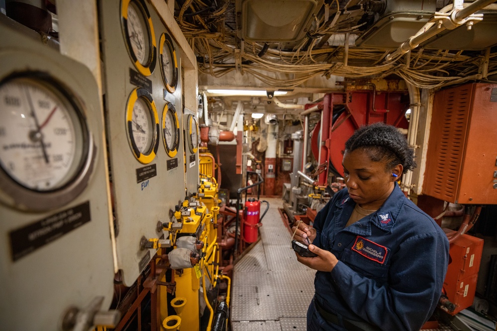 Watch Standers Aboard the USS Cole