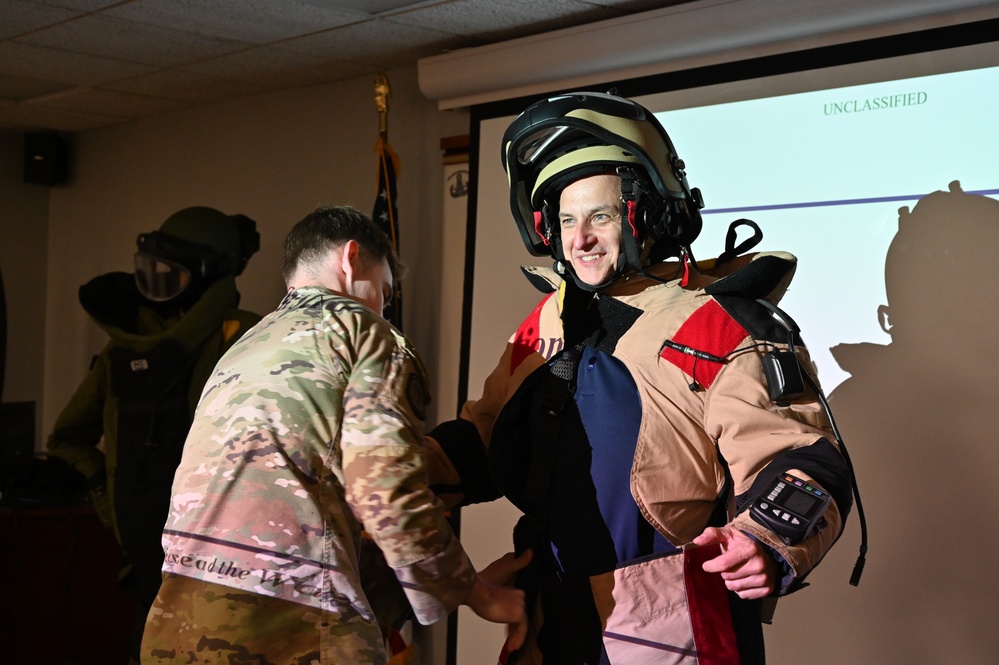 307th Bomb Wing hosts USAA tour