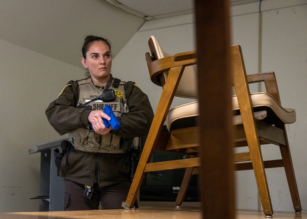 Alabama Guard’s military police hosts hostage negotiation training
