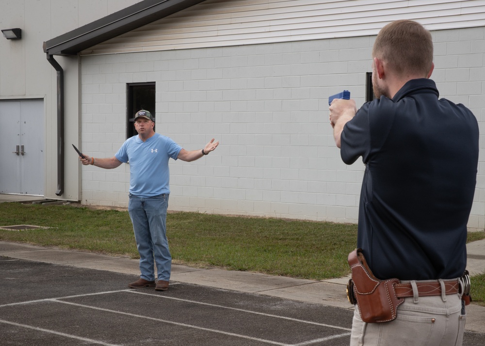Alabama Guard’s military police hosts hostage negotiation training