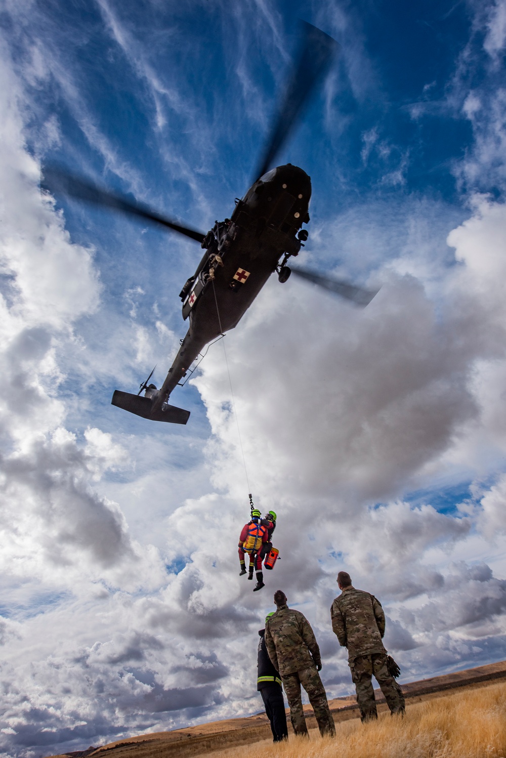 Soldiers, firefighters conduct joint hoist rescue training