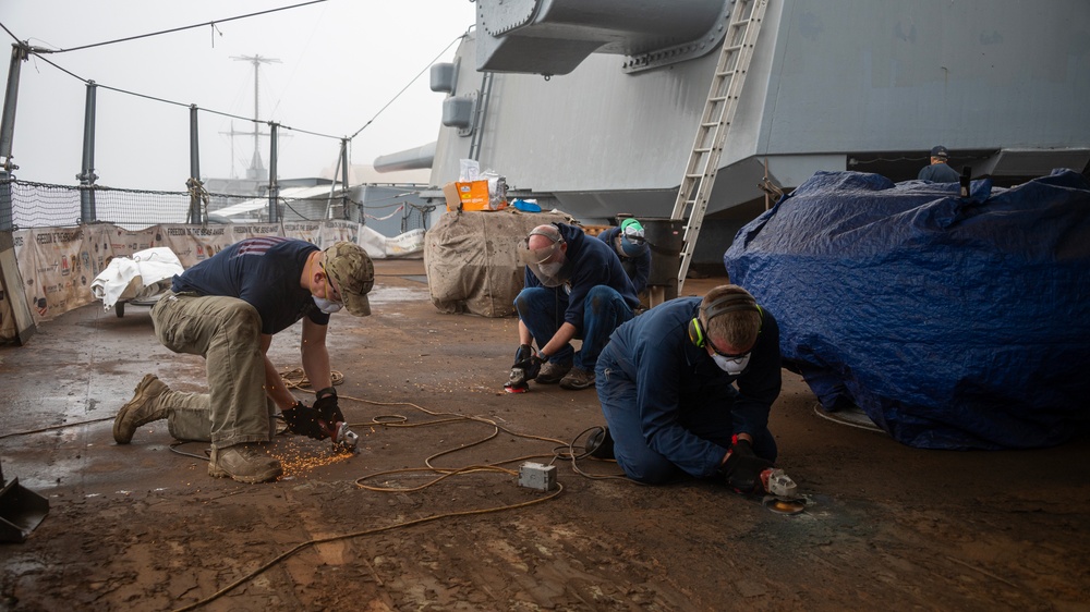 Coast Guard Members Celebrate Eight Bells Tradition, Honoring Cuttermen’s Legacy, Pinning New Cutterman