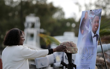 Soldier’s passing bonds his family together with his Army Family