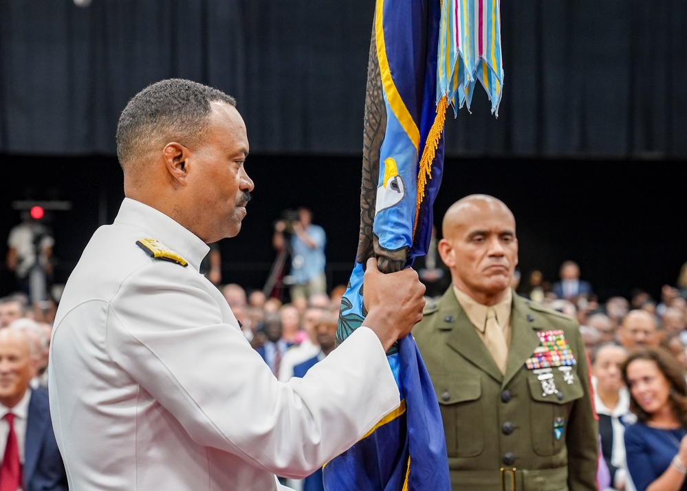 Adm. Holsey Takes Command of U.S. Southern Command