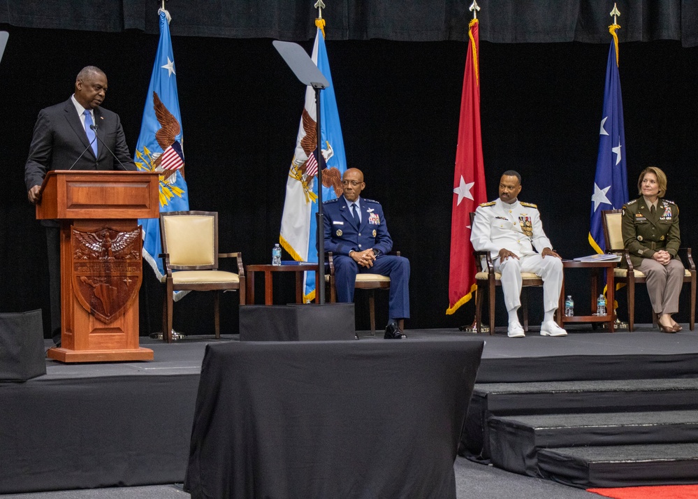 Adm. Holsey Takes Command of U.S. Southern Command