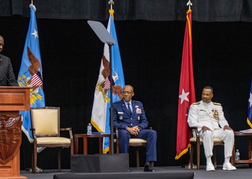 Adm. Holsey Takes Command of U.S. Southern Command
