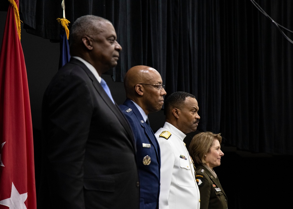 Adm. Holsey Takes Command of U.S. Southern Command