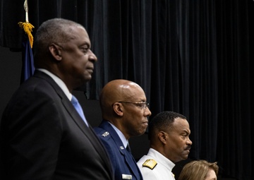 Adm. Holsey Takes Command of U.S. Southern Command